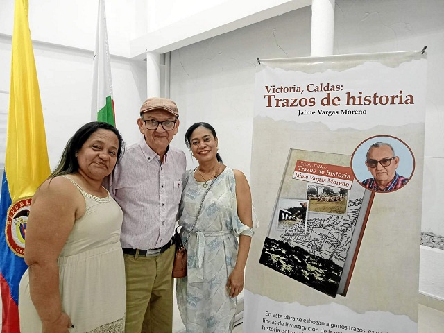 Fotos | Lector | LA PATRIA La licenciada Ángela Clemencia Quintero; el autor del libro, Jaime Vargas Moreno, y la licenciada Delcy Judith Vanegas.