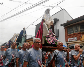 Foto | Leonidas Guerrero | LAPATRIA La Barra de Curramba también participó en varias procesiones en Riosucio. Para sus integrantes, esta celebración tiene un gran significado de fe y renovación espiritual.