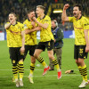 Los jugadores del Borussia Dortmund celebran después de los cuartos de final de la Liga de Campeones de la UEFA, el segundo partido ante el Atlético de Madrid en Dortmund, Alemania, que les dio el pase a las semifinales.