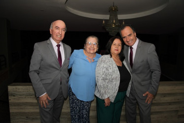 Nilbio Uribe Vélez, Martha Lucía Quintero, Luz María Salazar y Fernando Uribe.