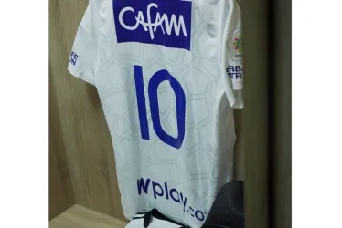 Esta es la camiseta de Daniel Cataño, de Millonarios, jugador al que agredió el hincha del Deportes Tolima. 