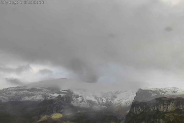 El volcán Nevado del Ruiz este sábado, vista del SGC desde el sector de Piraña - Azufrado.