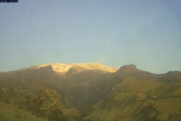 El volcán Nevado del Ruiz este domingo, desde la cámara de Lagunilla.