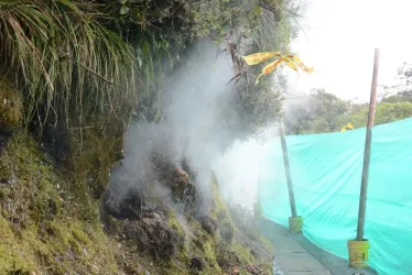 Servicio Geológico descarta origen volcánico de salida de gases y vapores en Cerro Bravo