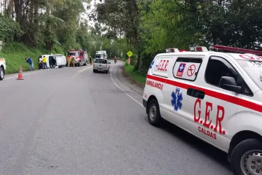 Sitio del accidente en la vía Manizales-Alto de Letras.