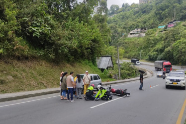 El conductor de la motocicleta sufrió fractura de tibia y peroné.