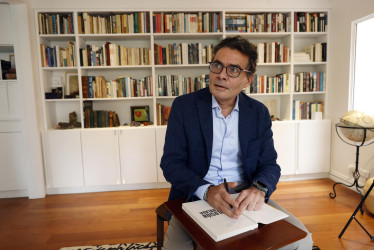 Alejandro Gaviria Uribe, exministro de Educación Nacional, lanzó recientemente su libro La explosión controlada.