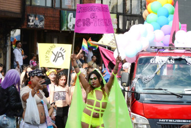Durante la celebración del Día del Orgullo Gay los asistentes exigieron al Estado la aprobación de la Ley Integral Trans.