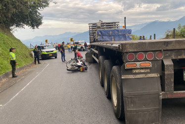 Accidente en vía Manizales - Bogotá, sector La Albania