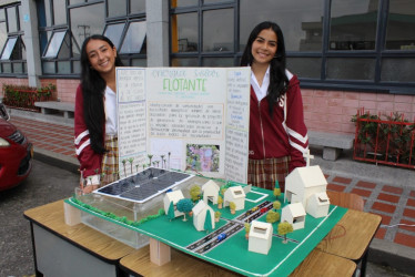 Con ingenio y rigurosidad las estudiantes del Santa Inés presentaron sus proyectos.