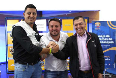 Eduard Osorio, del Nuevo Liberalismo; César Gallego, de Alianza Verde, y Carlos Alberto Aristizábal, del Centro Democrático, participaron en el Foro de candidatos a la Alcaldía de Manzanares.