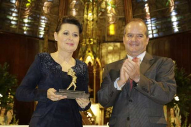 Ángela María Toro se despide del SES Hospital de Caldas después de 34 años de gerencia 