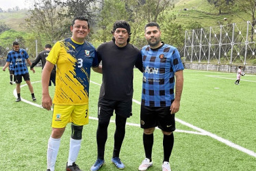 Alcaldes y exprofesionales, futbolistas Foto|Diego Salgado|LA PATRIA