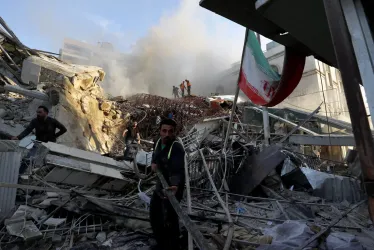 Consulado iraní en ruinas