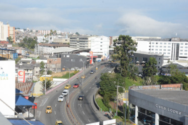 Avenida Santander de Manizales, con vista al centro de la ciudad.