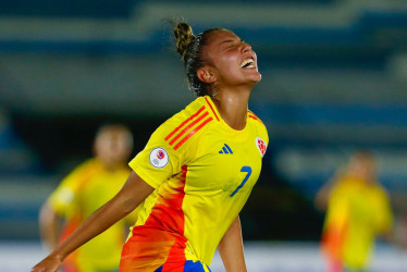 Daniela Garavito celebra su gol, el tercero de Colombia en la victoria ante Venezuela. 