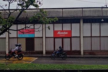El outlet de calzado Bata cerró el mes pasado. La sede la vendieron.