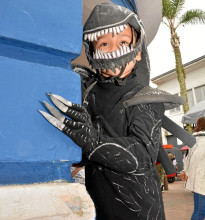 Alejandro Correa causó miedo con su disfraz de Alien Xenomorfo.