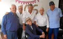 Reinaldo, con sus yernos Bertulfo Ramírez Giraldo, Alfonso Barragán, Simón Ospina, Álex Arias Duque y Guillermo Romero.