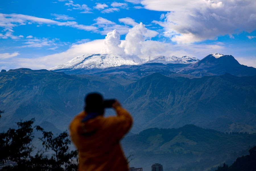 Volcán Nevado del Ruiz fotografiado desde Manizales