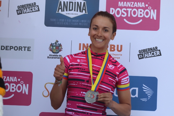 Diana Carolina Peñuela es bicampeona de ciclismo al colgarse la medalla de oro en los campeonatos nacionales en la modalidad de ruta, presea que sumó a la plata obtenida en la contrarreloj individual. Es la consagración para esta talentosa caldense.
