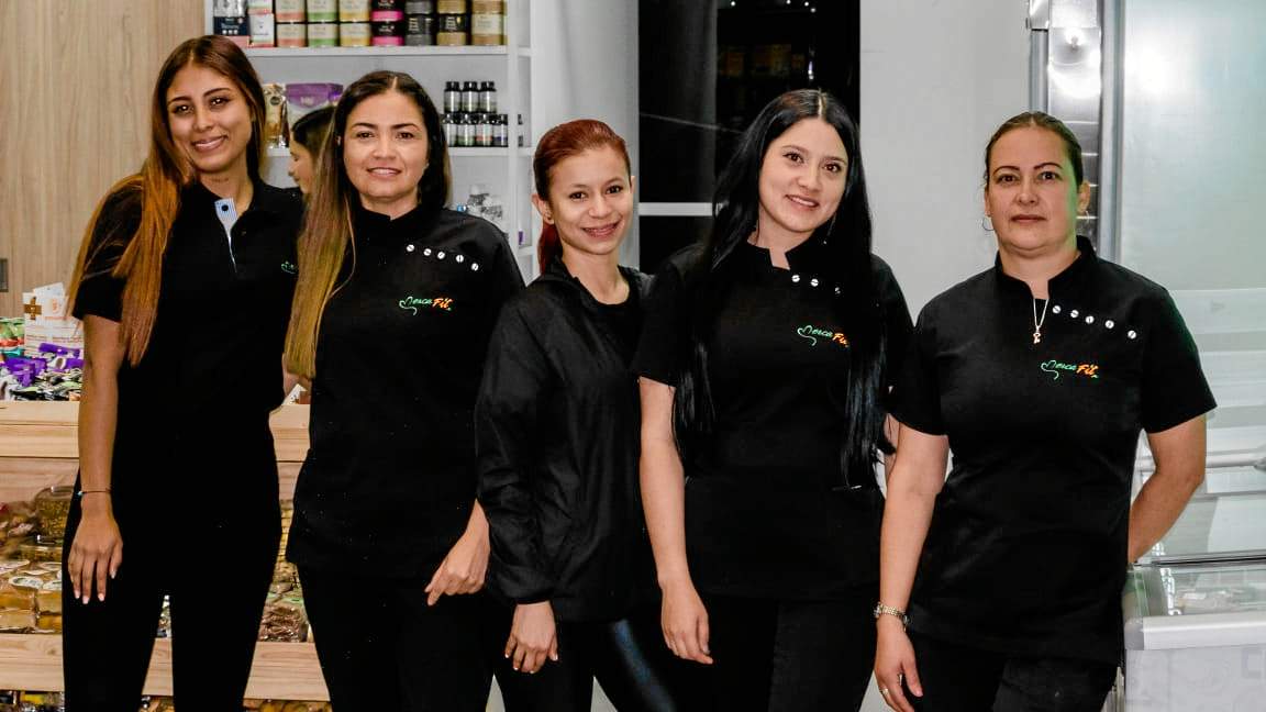 Viviana Valencia, Luz Aida Grisales, Valentina Arrubla, Natalia Rivera y Luz Adriana Giraldo, equipo de trabajo.