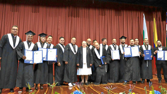 Foto | Cortesía UCM | LA PATRIA La Universidad Católica de Manizales realizó entrega de títulos a los graduados de la primera cohorte de la Especialización en Ciberseguridad.