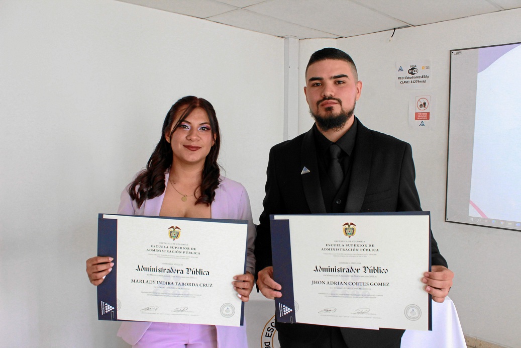 Graduados del programa de Administración Pública Territorial en La Dorada.