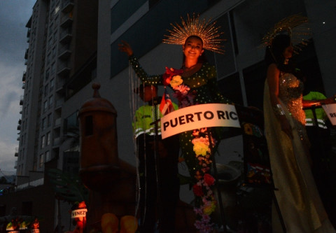 Puerto Rico toda una diosa iluminada.