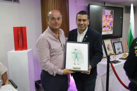 Carlos Rodríguez, más conocido como Garrido del Puerto, fue elegido como el mejor subalterno. En su nombre recibió el premio el gerente de Cormanizales, Juan Carlos Gómez, de manos de Juan José Silva.