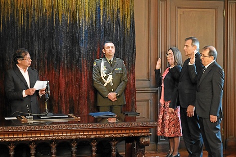 Posesión de nuevos embajadores Foto | cortesía | LA PATRIA