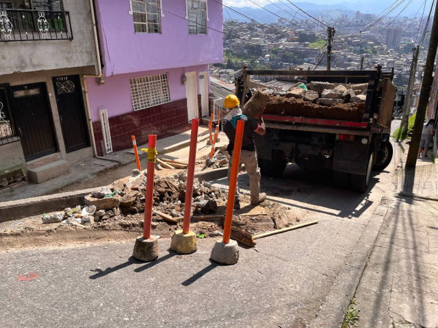 Foto | Cortesía | LA PATRIA  Arreglo de la calle 19 del Carmen. La comunidad está agradecida por los arreglos, pero continúa reportando huecos en otros sectores del barrio. Esperan arreglo.