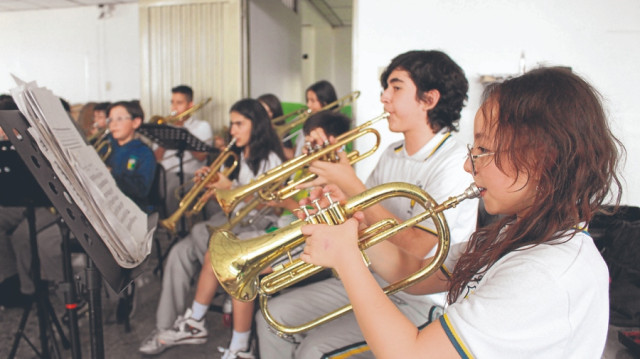 El Liceo Arquidiocesano de Nuestra Señora abre las puertas de su banda sinfónica a sus estudiantes.