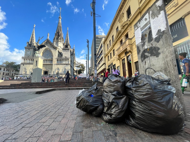 La esquina de la Plaza de Bolívar se convirtió en el puesto favorito para depositar las basuras.