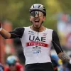 El colombiano Juan Sebastian Molano del UAE Team Emirates se impone venccedor de la 12ª etapa de la Vuelta Ciclista a España 2023, que se disputa este jueves entre Ólvega y Zaragoza, de 151 km de recorrido.