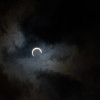 El eclipse se inició a las 11:44 a.m., tuvo su fase máxima a la 1:31:58 p.m. y finalizó a las 3:12:16 p.m.