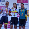 Diana Peñuela, plata (izquierda); Paula Patiño, oro (centro), y Jessenia Meneses, bronce en la prueba de ruta del Campeonato Nacional de Ciclismo.