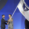 Foto del pasado 5 de noviembre, en la que el entonces alcalde de Barranquilla, Jaime Pumarejo, y la ministra del Deporte, Astrid Rodríguez, ondean la bandera de Panam Sports en la ceremonia de clausura de los Juegos Panamericanos del 2023 en Santiago de Chile, donde se presentó a la capital del Atlántico como sede de los juegos para el 2027. 
