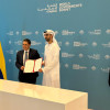 Mauricio Lizcano, ministro de las TIC, con el H.E. Omar Sultan Al Olama, ministro de Estado para Inteligencia Artificial de Emiratos Árabes Unidos. 