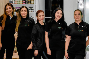 Viviana Valencia, Luz Aida Grisales, Valentina Arrubla, Natalia Rivera y Luz Adriana Giraldo, equipo de trabajo.