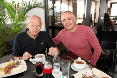Foto | Argemiro Idárraga | LA PATRIA Hernando Buriticá Giraldo y Carlos Arturo Buriticá compartieron de un almuerzo en el Club Manizales, sede El Cable.