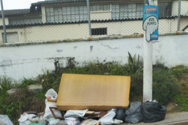 Indignados por la cantidad de basuras en Fátima