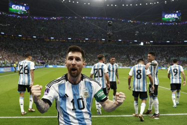 El capitán albiceleste, Lionel Messi, celebra uno de los goles que le dieron la victoria a su combinado nacional sobre los mexicanos.