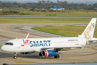 Jet Smart inició sus servicios a Colombia a finales del 2019 con rutas entre Santiago de Chile y Bogotá, Cali y Medellín, y entre Antofagasta (Chile) y Cali.