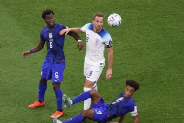 Estados Unidos exhibe las costuras inglesas con empate 0-0