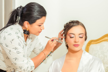 KMK Makeup Artist, el estudio de maquillaje donde realzan tu fuerza interior