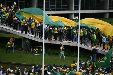 Bolsonaristas invaden el Congreso brasileño en manifestación contra Lula