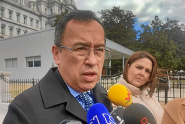 Alfonso Prada, ministro del Interior, afirmó que Colombia comparte la "preocupación" expresada por EE.UU. por el aumento de cultivos de coca en algunas zonas donde ha habido "ausencia de presencia del Estado".