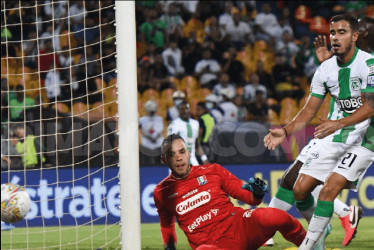 El arquero ibaguereño evitó que los verdolagas anotaran más goles y fue la figura del Once Caldas a pesar de la derrota.