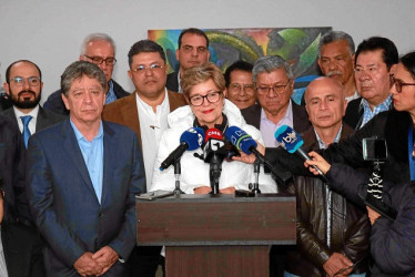Foto | Mintrabajo | LA PATRIA  La ministra del Trabajo, Gloria Ramírez, ha sostenido reuniones bilaterales con centrales obreras y los gremios de la producción para revisar los detalles de la reforma pensional.